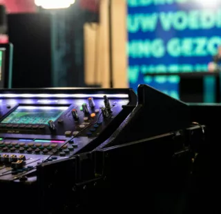 Paul einerhand Dy6a8s Lr Vl4 unsplash